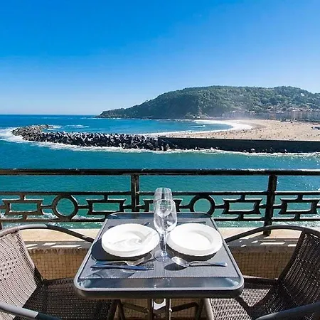 Ocean Views In The Center San Sebastián