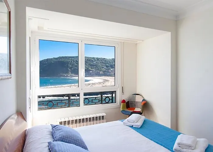 Ocean Views In The Center San Sebastián